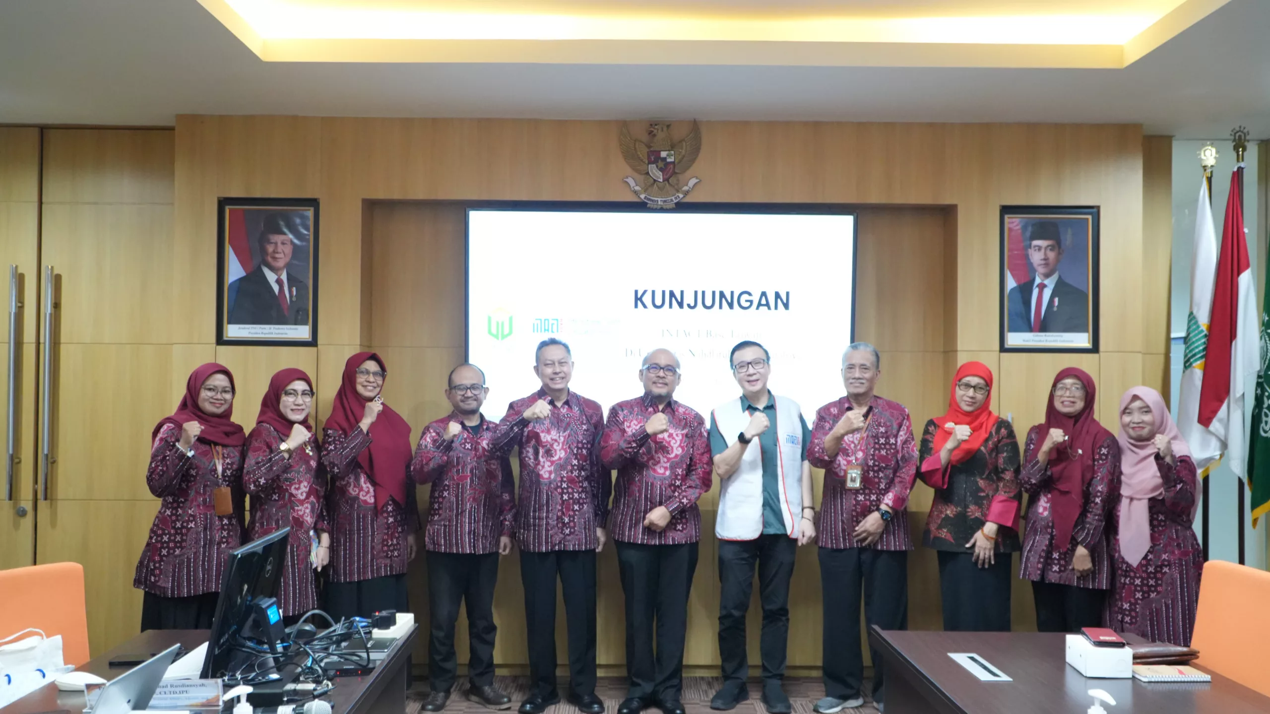 kunjungan intact base